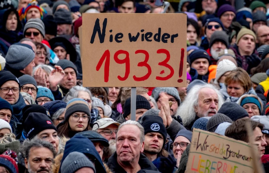 miles de personas protestan en alemania contra el partido de extrema derecha afd por plan para deportar migrantes