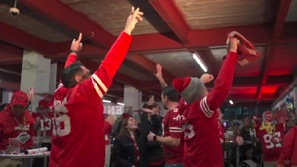 se desata la locura en el watch party méxico de los 49ers por victoria ante packers