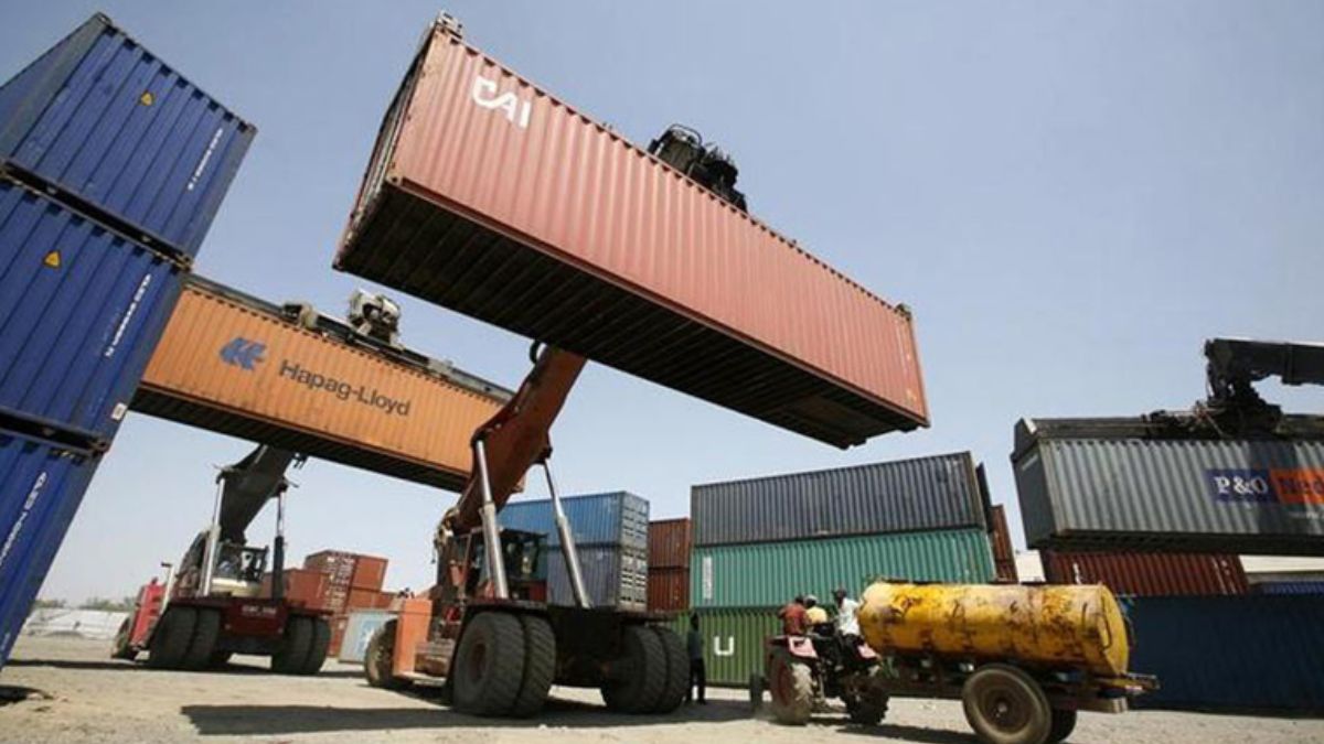 india’s goods & services exports marginally up in 2023