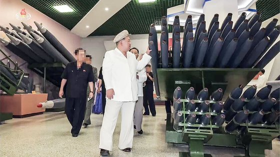 “전쟁 불사하겠다”더니 핵심 무기 수출…북한의 아이러니