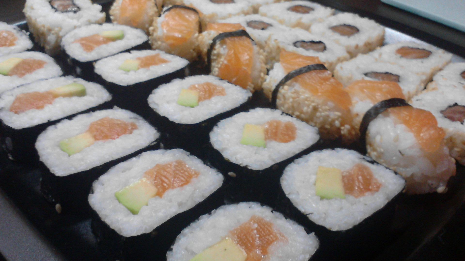 jak se jí japonské jídlo sushi? wasabi a sójovka se nemíchají, také pozor na zázvor