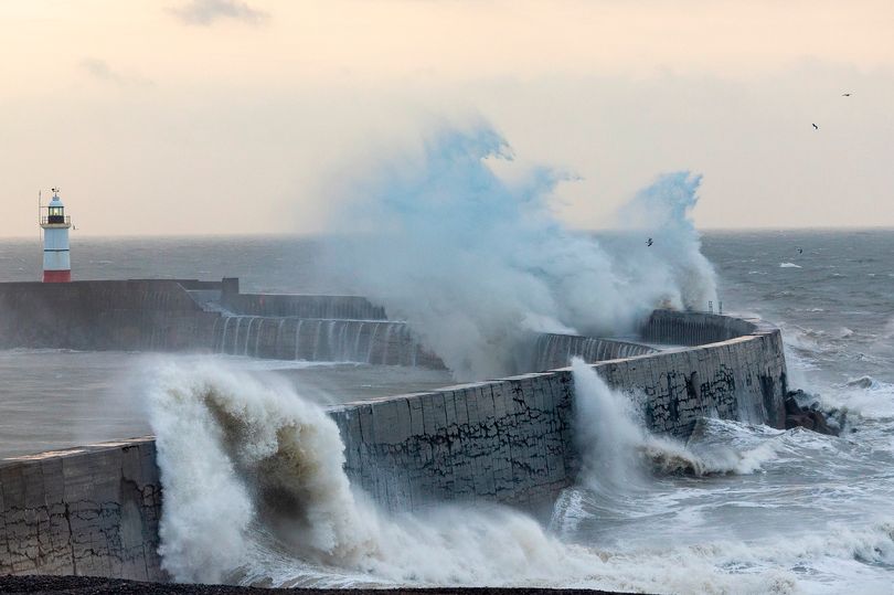 storm isha: edinburgh hit with 'unusual' danger-to-life wind warning