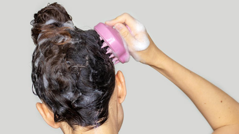 How To Moisturize Your Scalp For Ultimate Hair Health