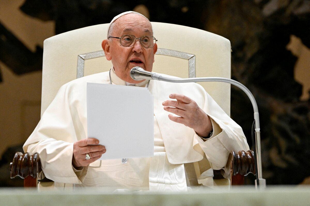 “no se bendice la unión homosexual”, aclaró el papa, “sino a las personas que juntas lo han solicitado”