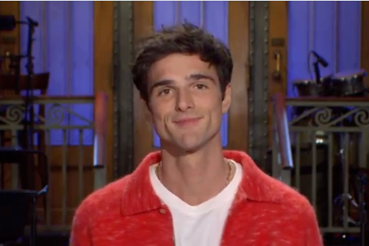 Jacob Elordi Mocked For His Role In The Kissing Booth During Saturday ...