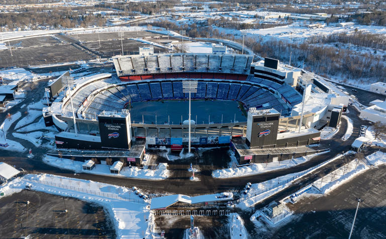 Video shows Bills fans incredibly cleared all the snow from Highmark ...