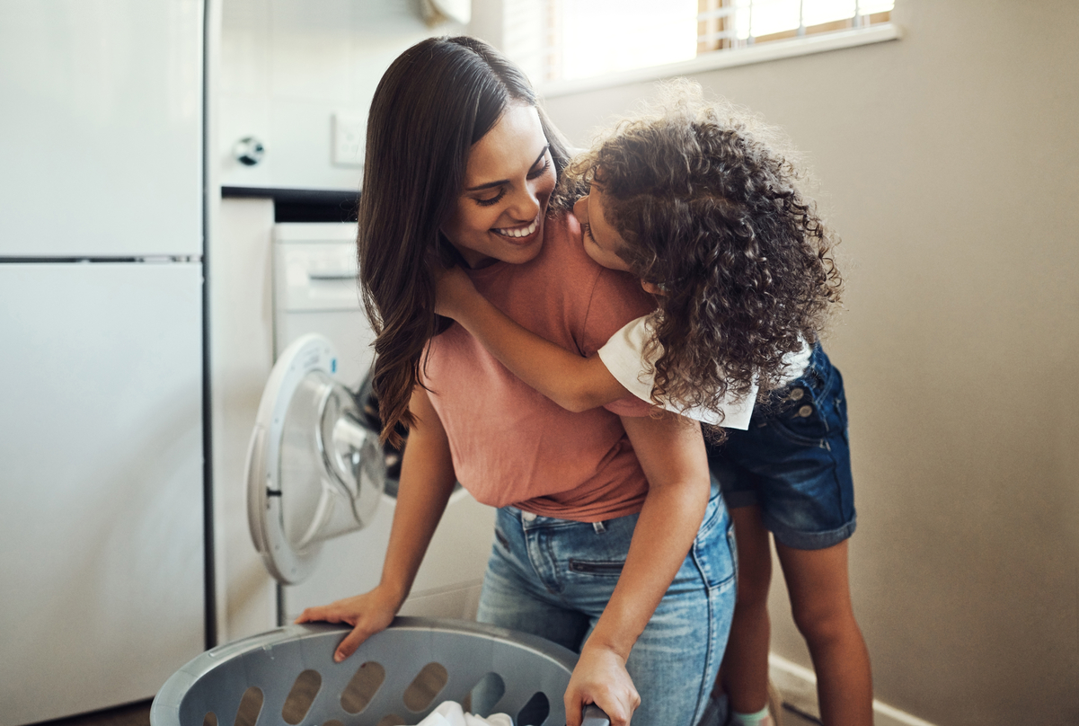 Imagenlasciva: consolando a mamá