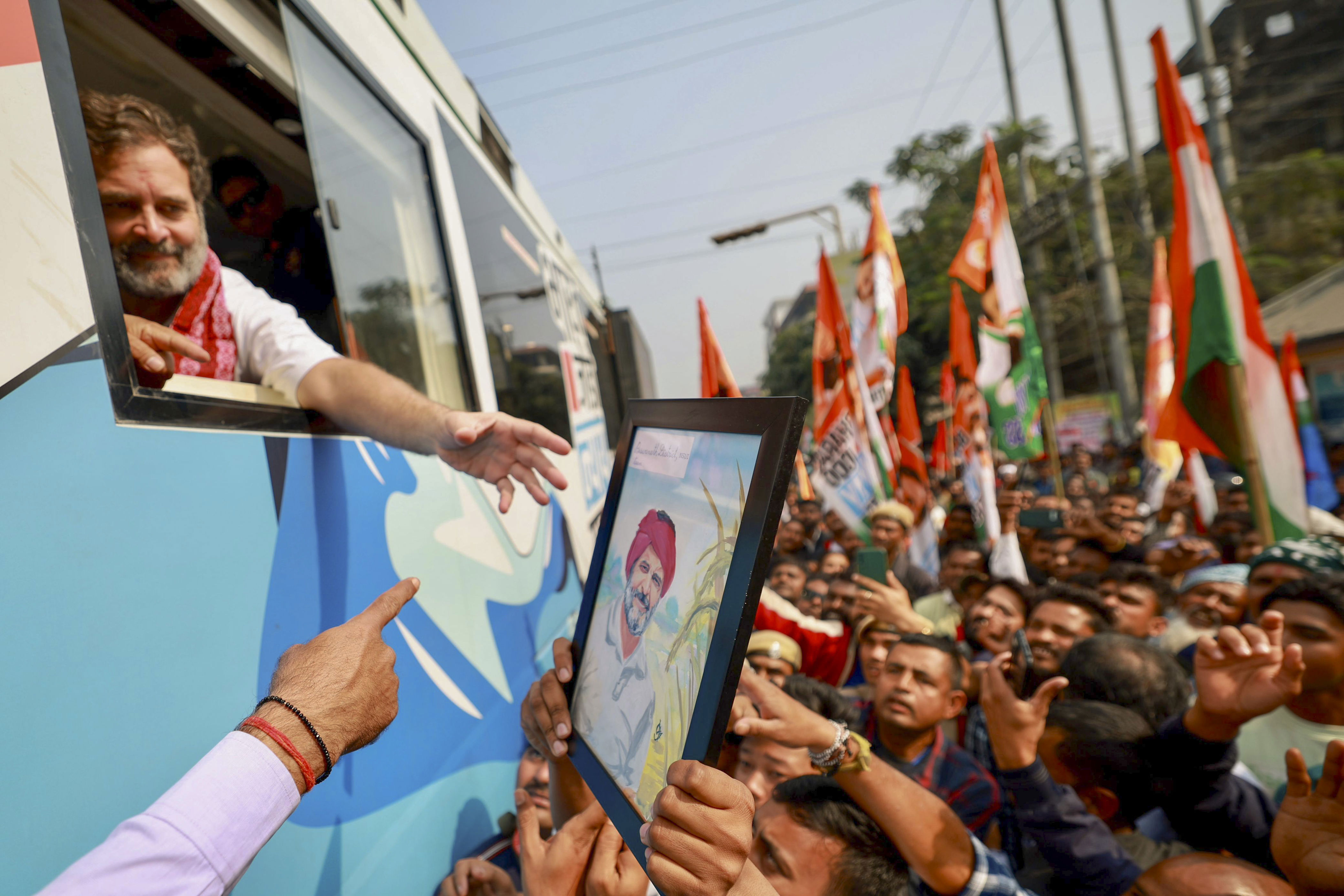 nyay yatra: rahul gives flying kisses to crowd shouting 'jai shri ram', 'modi, modi'