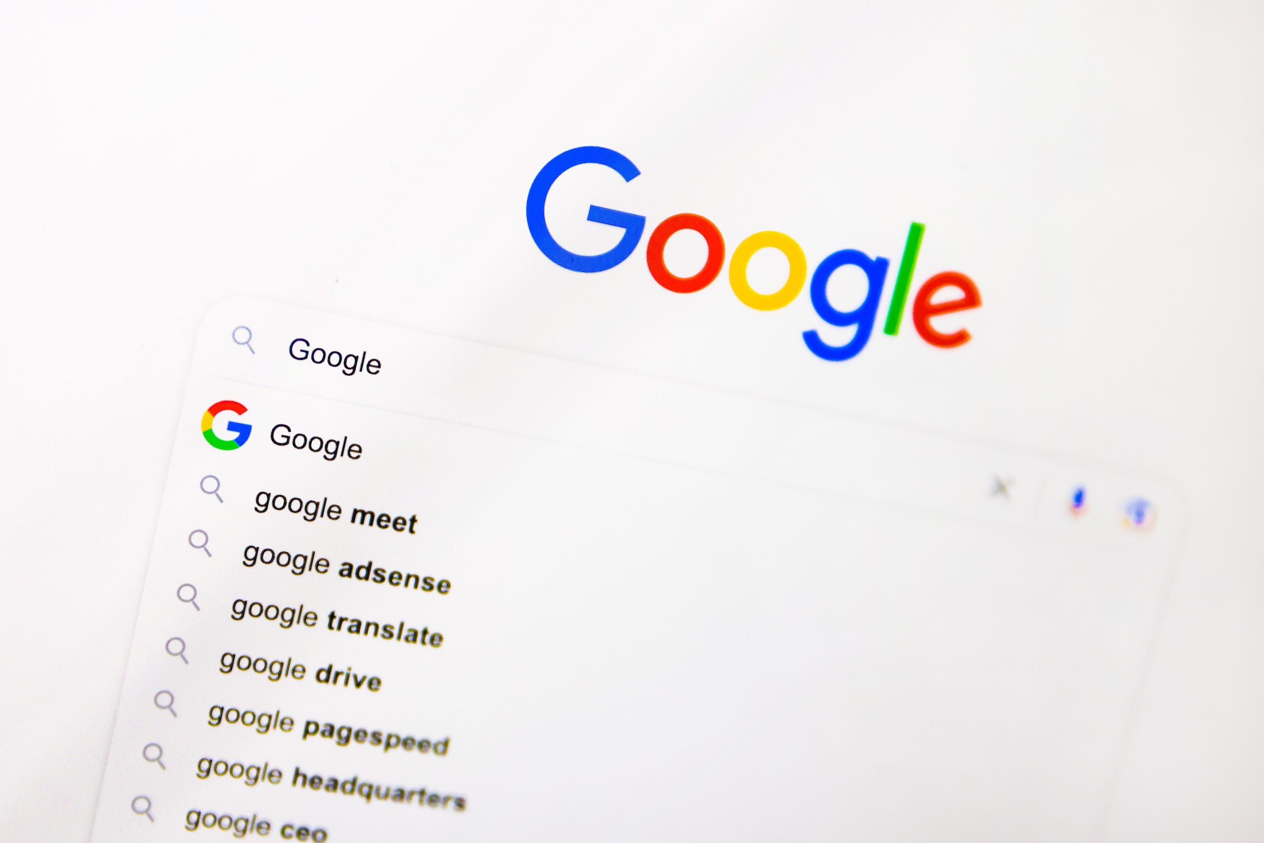 google is getting worse as it loses its fight against search engine spam