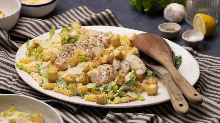 Caesar Chicken Pasta Salad Recipe