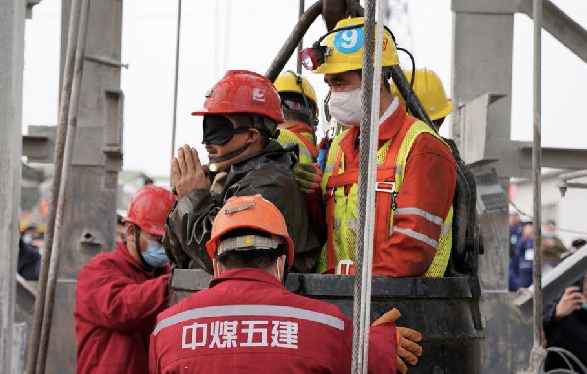 al menos 44 personas enterradas tras un deslave al sur de china
