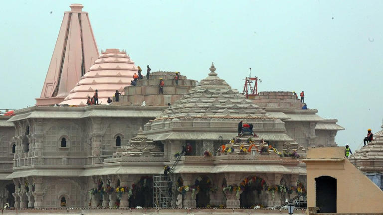 Ayodhya Ram mandir ‘pran pratishtha’ LIVE: VIPs make beeline for temple ...