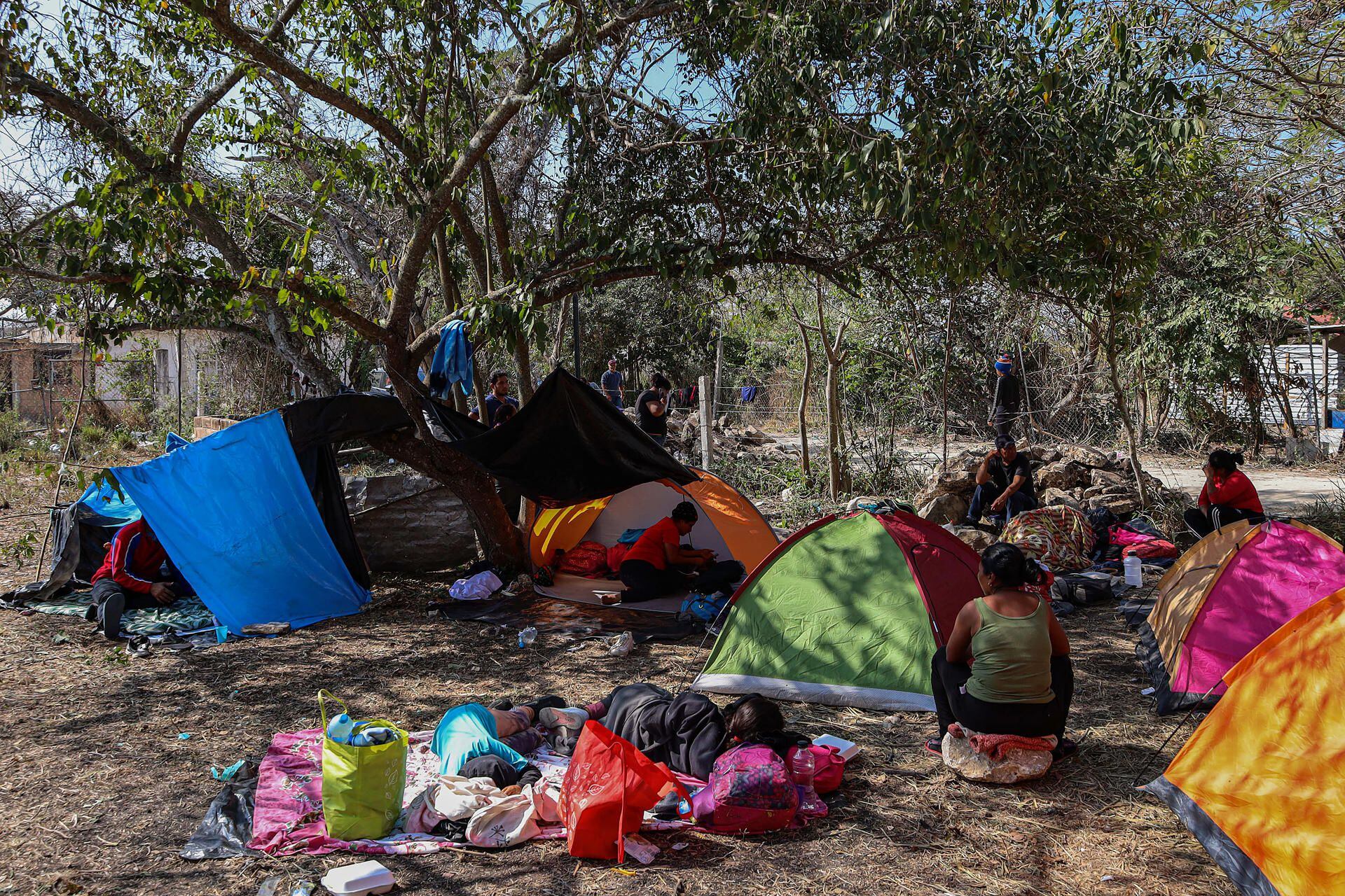 se deshace la primera caravana de migrantes de 2024 en guatemala