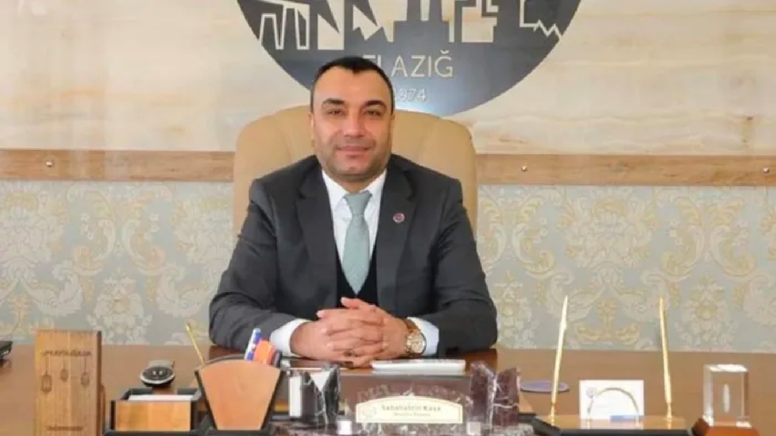 gri pasaportla yurt dışına insan kaçıran akp'li belediye başkanı yeniden aday oldu