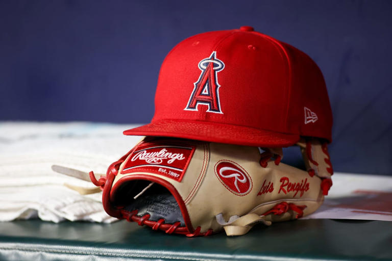 Angels Make Trade, Acquire Pitcher From Cardinals