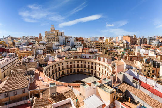 Panorama of València, Spain, from an elevated point. (Getty Images)