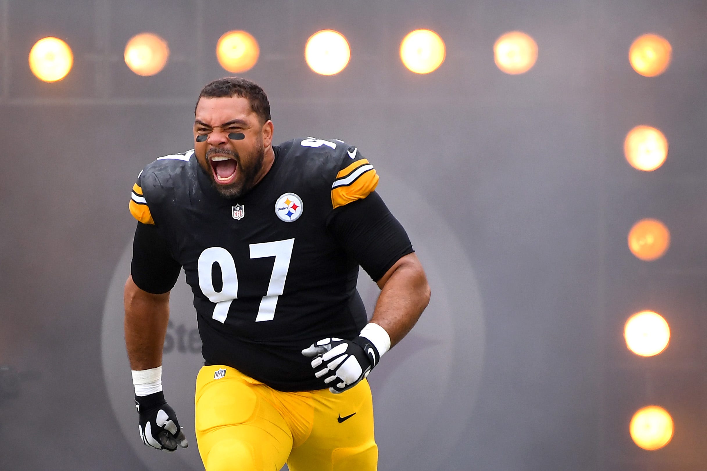 Steelers DT Cam Heyward Receives NFL's Highest Honor: Walter Payton Man ...