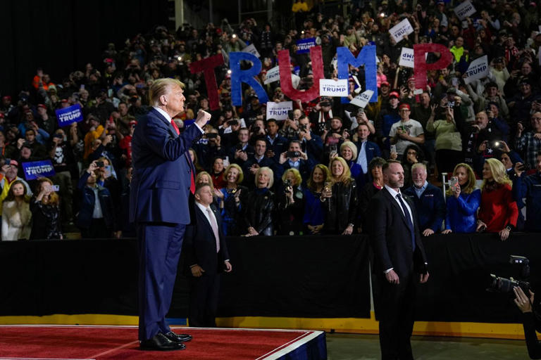 Ron DeSantis Drops Out of the 2024 Presidential Race, Endorses Trump