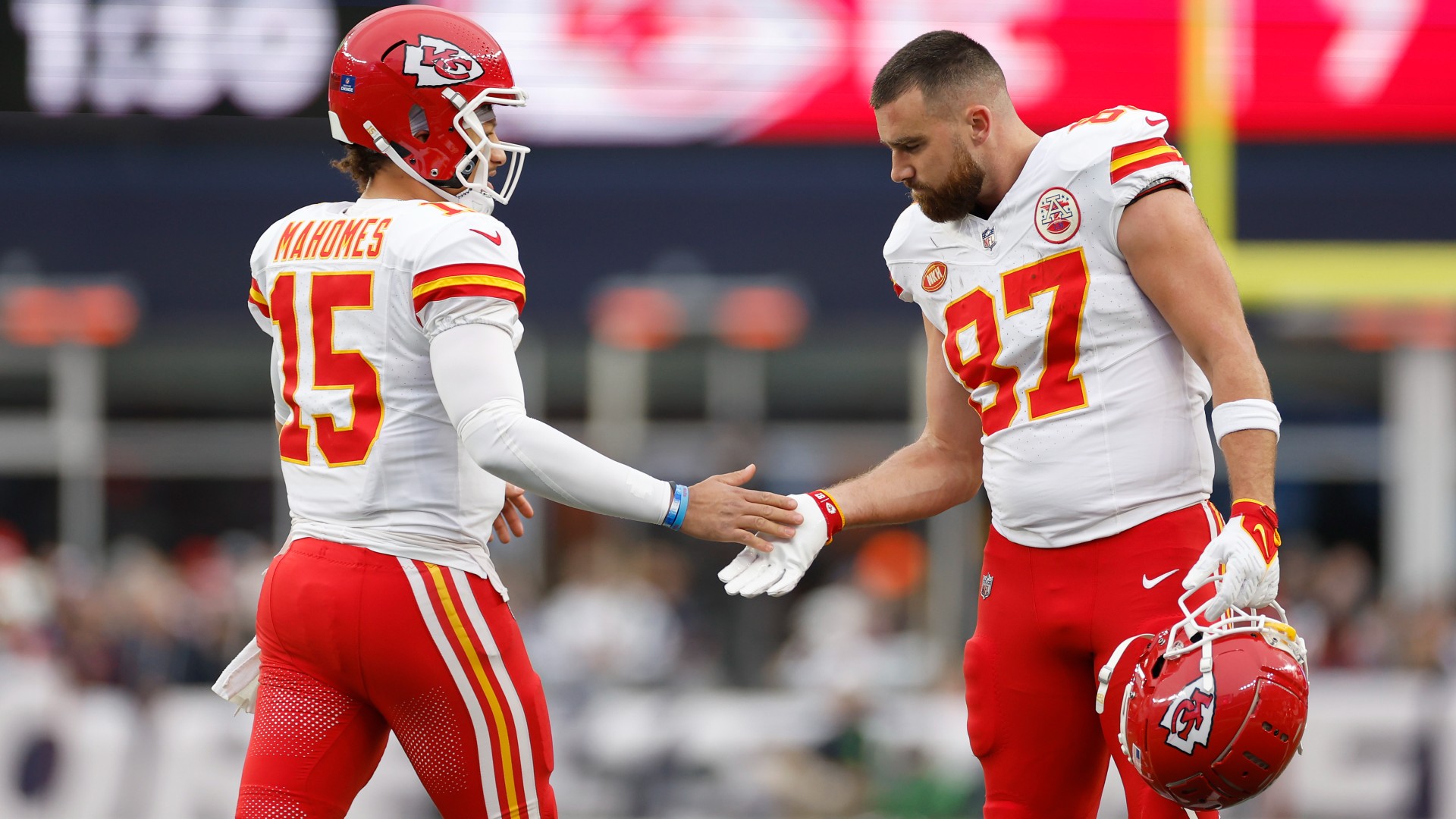 Travis Kelce, Patrick Mahomes Set Postseason Record, Pass Tom Brady ...