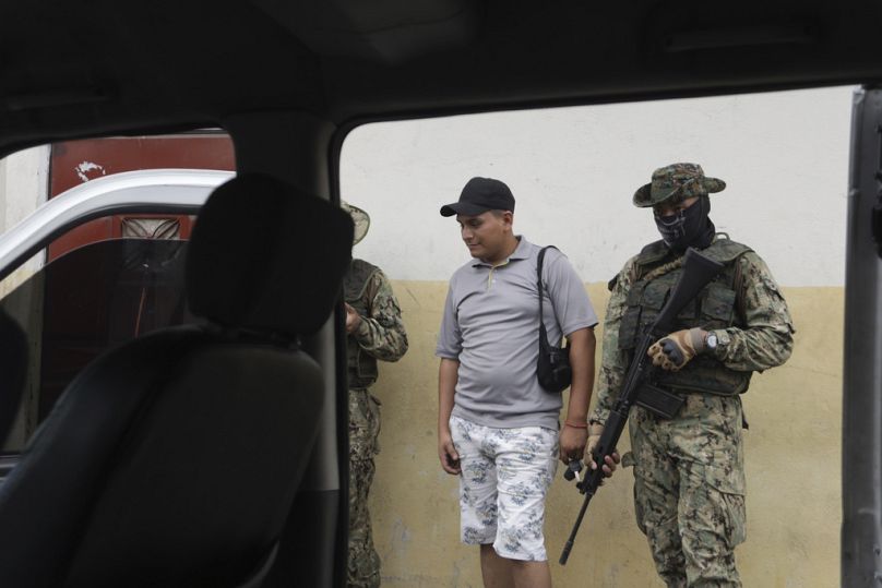 egy kórház is célkeresztbe került az ecuadori bandaháborúban