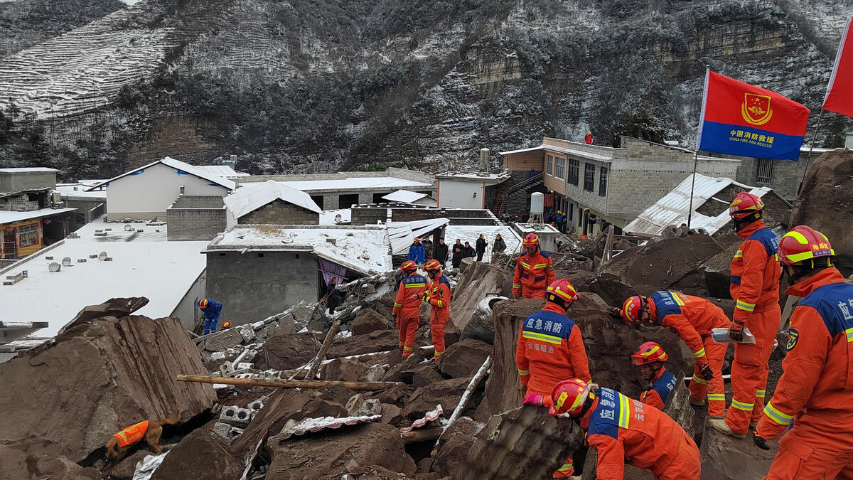 glissement de terrain en chine : au moins deux morts et 47 disparus dans un village montagneux