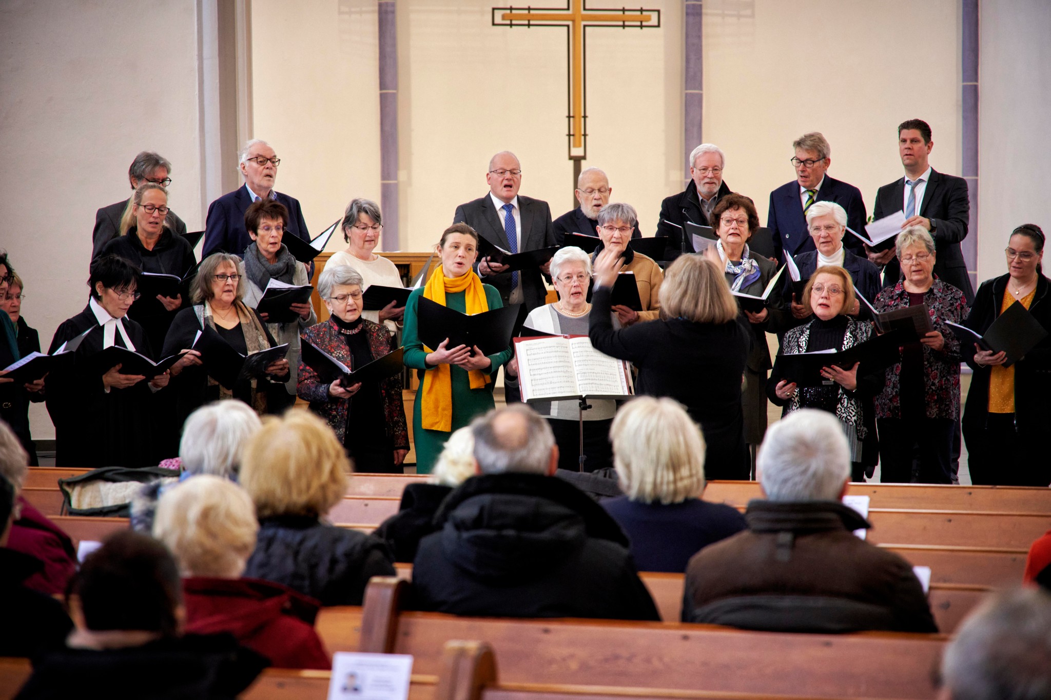 kirche: pfarrerin hövelmann hofft auf frieden und gerechtigkeit