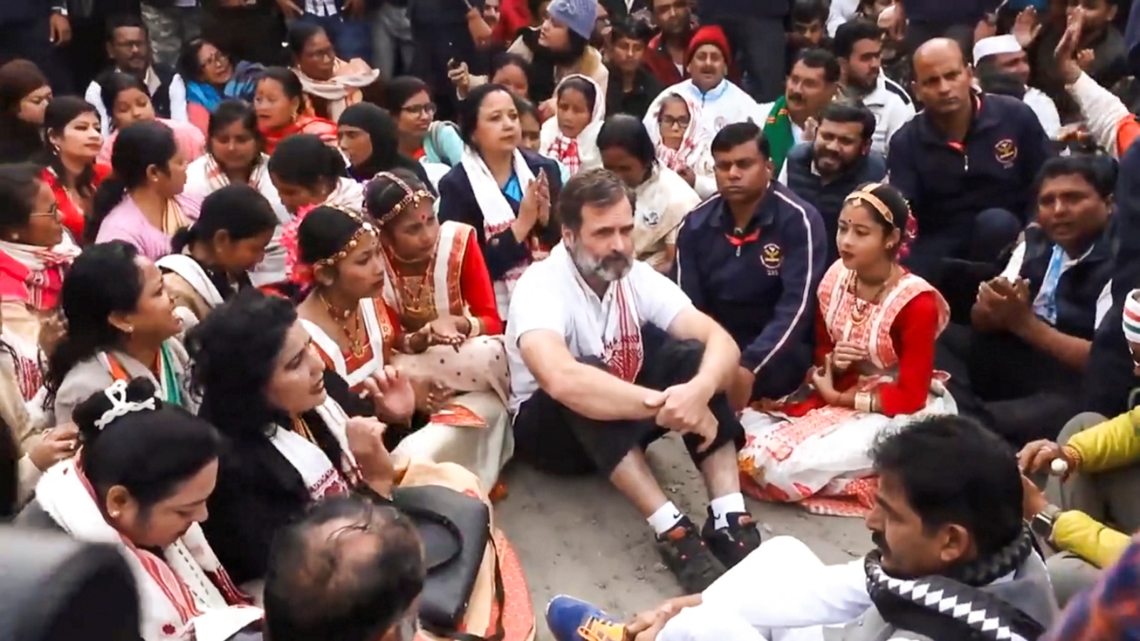android, ‘will pm modi decide who goes to temples?’: rahul gandhi after being ‘stopped from visiting shrine’ in assam
