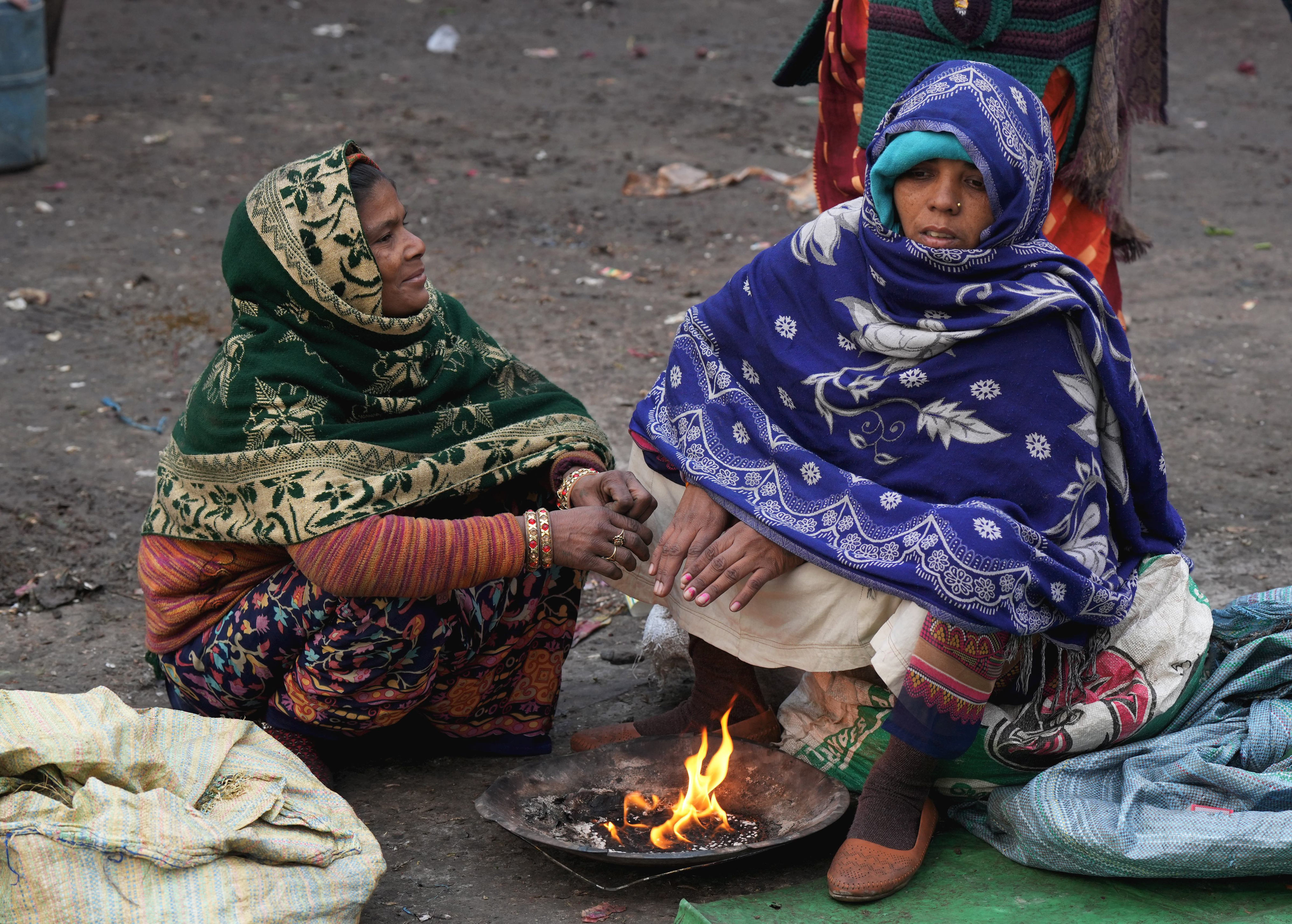 slight relief from winter chill in delhi, minimum temperature settles at 6.1 degrees celsius