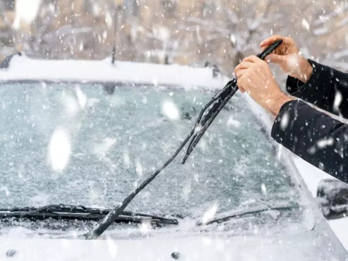 Windshield wipers: up or down before a winter storm?