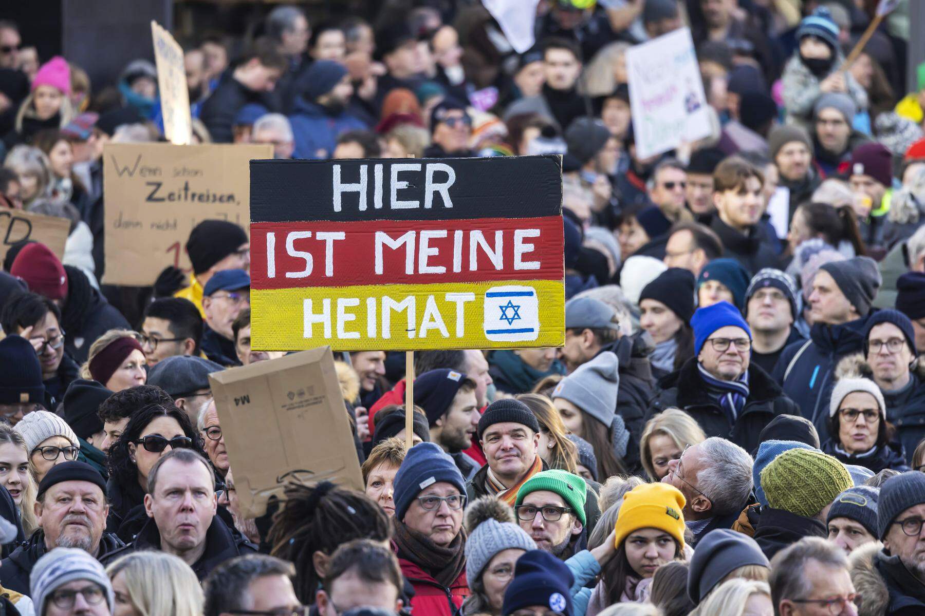 Konsequenzen Für Kärntner Arzt Nach Teilnahme An Rechtsextremen-Treffen