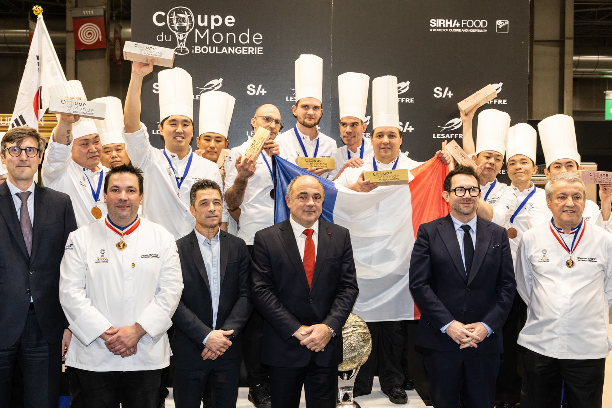 le lyonnais xavier sacriste remporte la coupe du monde de boulangerie 2024 avec l'équipe de france