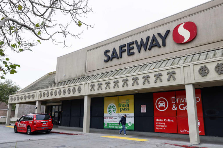 Will S.F. grocery stores need to notify city before closing? Safeway