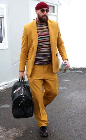 Travis Kelce’s Pregame Outfit Was Strikingly Similar To A Cheesecake ...