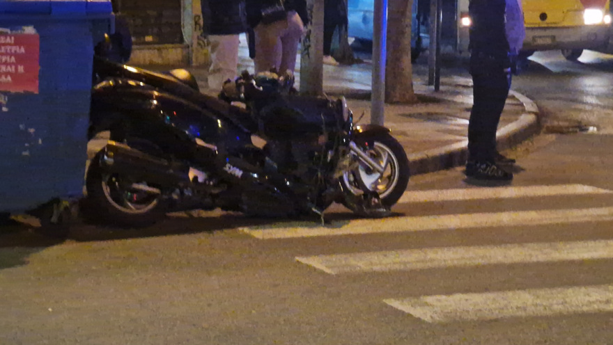 τροχαίο στο κέντρο της θεσσαλονίκης - σύγκρουση ιχ με μοτοσικλέτα, ένας τραυματίας