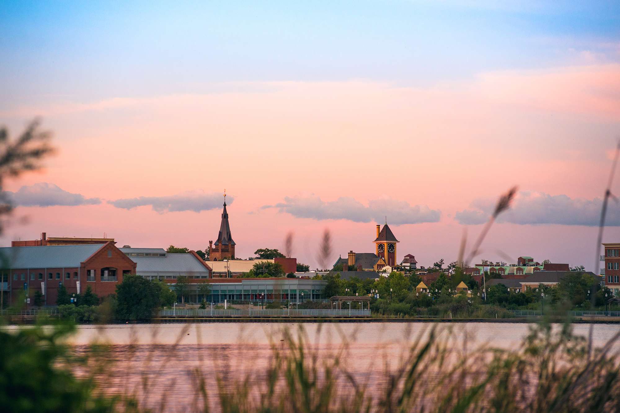 this-small-town-in-north-carolina-has-the-most-picturesque-skyline-in