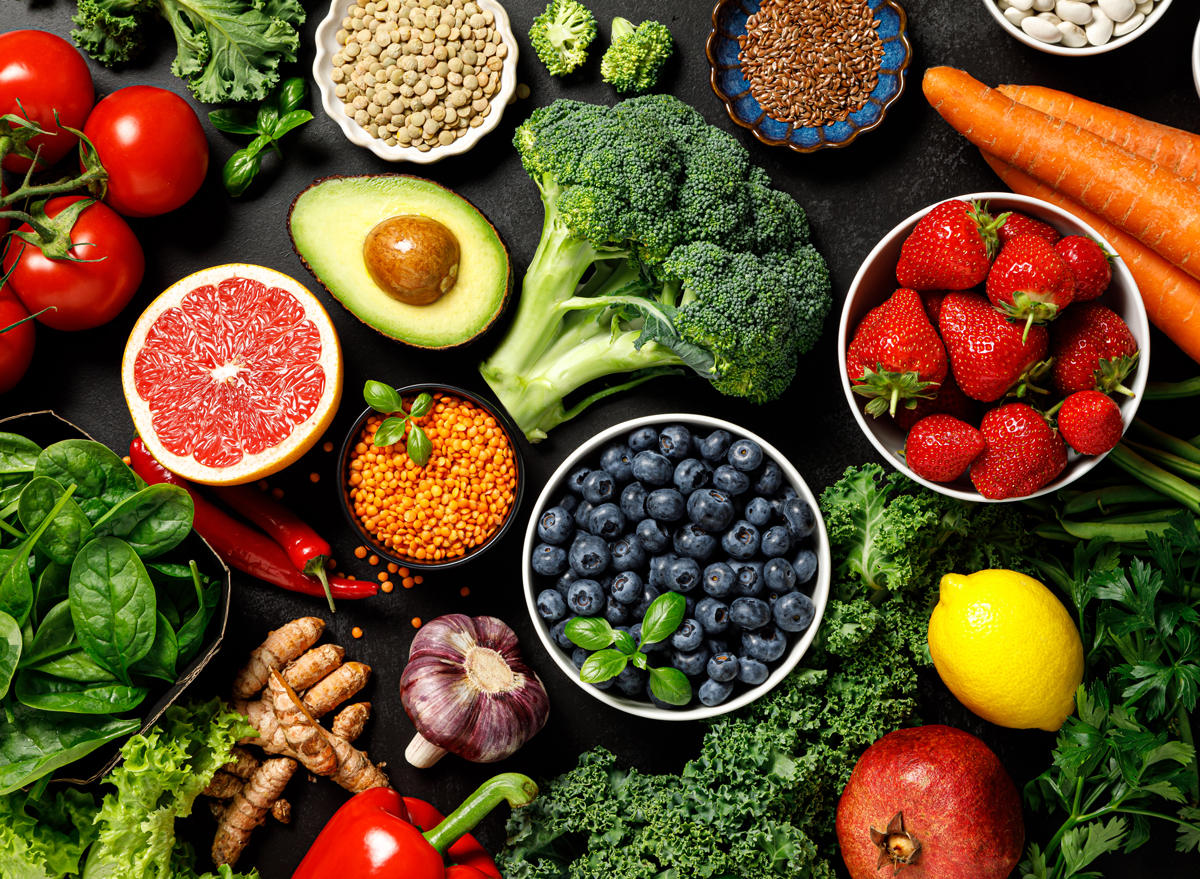 <p>If you want to lose weight, adding more fruits and vegetables to your diet is non-negotiable. A 2020 study found that women who increased their intake of whole fruits and vegetables experienced <a rel="noopener noreferrer external nofollow" title="Dreher, M. L., & Ford, N. A. (2020). A Comprehensive Critical Assessment of Increased Fruit and Vegetable Intake on Weight Loss in Women. Nutrients, 12(7), 1919. https://doi.org/10.3390/nu12071919" href="https://www.ncbi.nlm.nih.gov/pmc/articles/PMC7399879/">healthy long-term weight loss</a>, reduced risk of becoming overweight or obese, and were better able to portion control and slow their eating speed.</p><p>However, with so many delicious and nutritious options to choose from, it can be tricky to know which fruits and vegetables are best for weight loss. That's why we chatted with <strong>Trista Best, RD</strong>, registered dietitian with <a rel="noopener noreferrer external nofollow" href="https://balanceone.com/pages/trista-best">Balance One Supplements</a> and <strong>Gianna Masi, RDN</strong>, a registered dietitian with <a rel="noopener noreferrer external nofollow" href="https://barbend.com/experts/gianna-masi/">Barbend</a>, who share their wisdom on the best plants to add more of to your plate so you can shed pounds healthily and keep them off for good.</p><p>Read on to learn more, and when you're done, check out <a rel="noopener noreferrer external nofollow" href="https://www.eatthis.com/eating-habits-weight-loss-muscle-gain/">5 Eating Habits for Weight Loss and Muscle Gain, Experts Say</a>.</p>