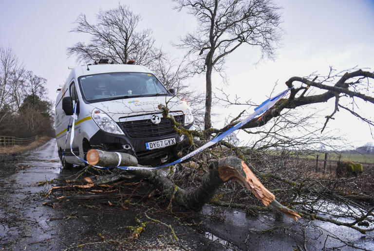 Storm Jocelyn Met Office Amber Alert Issued Uk Braced For 80mph Wind Speeds After Storm Isha