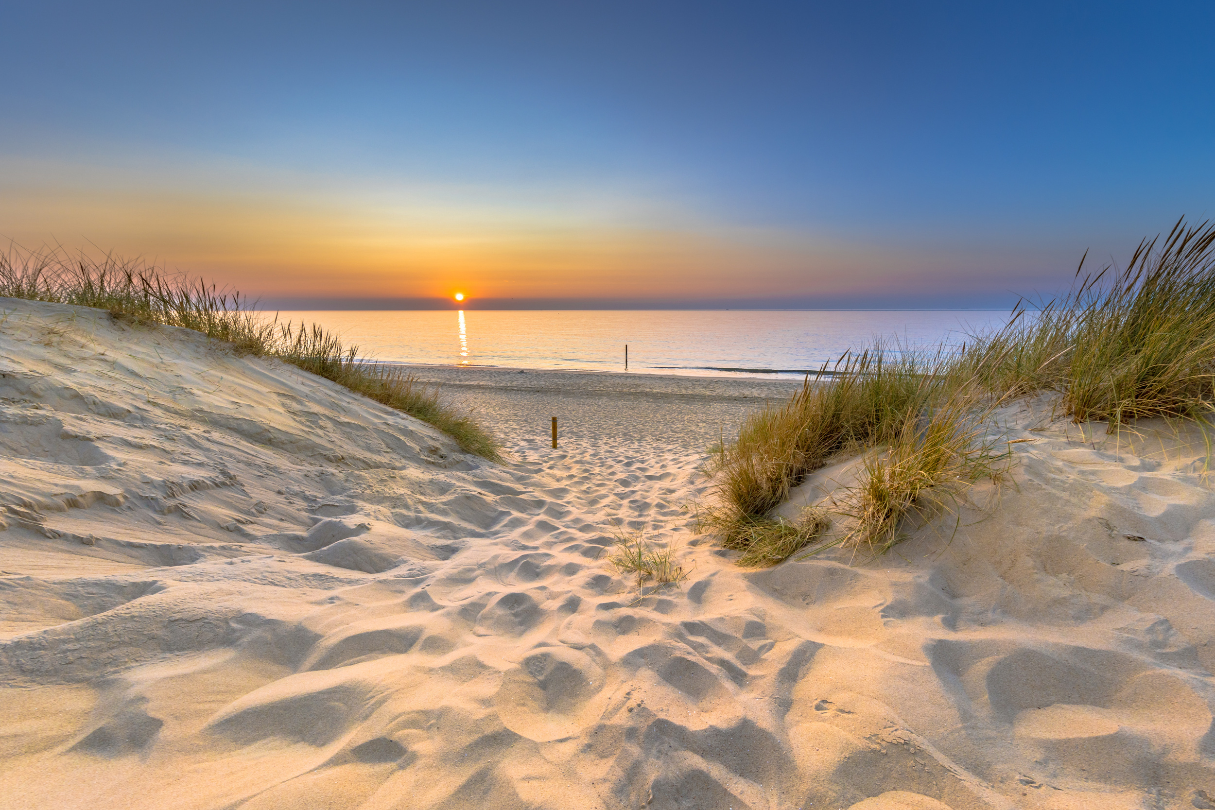 <p>The Netherlands isn’t exactly the first place that comes to mind when most imagine a coastal escape. However, the Zeeland province in the south of the country is home to countless adorable beach towns where stretches of golden sand stretch for miles. Favorites include Domburg, Westkapelle, and Zoutelande.</p><p>You may also like: <a href='https://www.yardbarker.com/lifestyle/articles/the_11_best_places_to_hike_in_washington_state_012124/s1__38578428'>The 11 best places to hike in Washington State</a></p>
