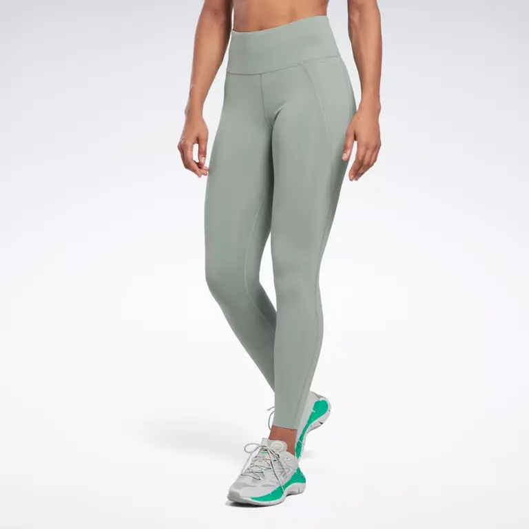 7 Running Leggings That Keep You Protected From the Elements