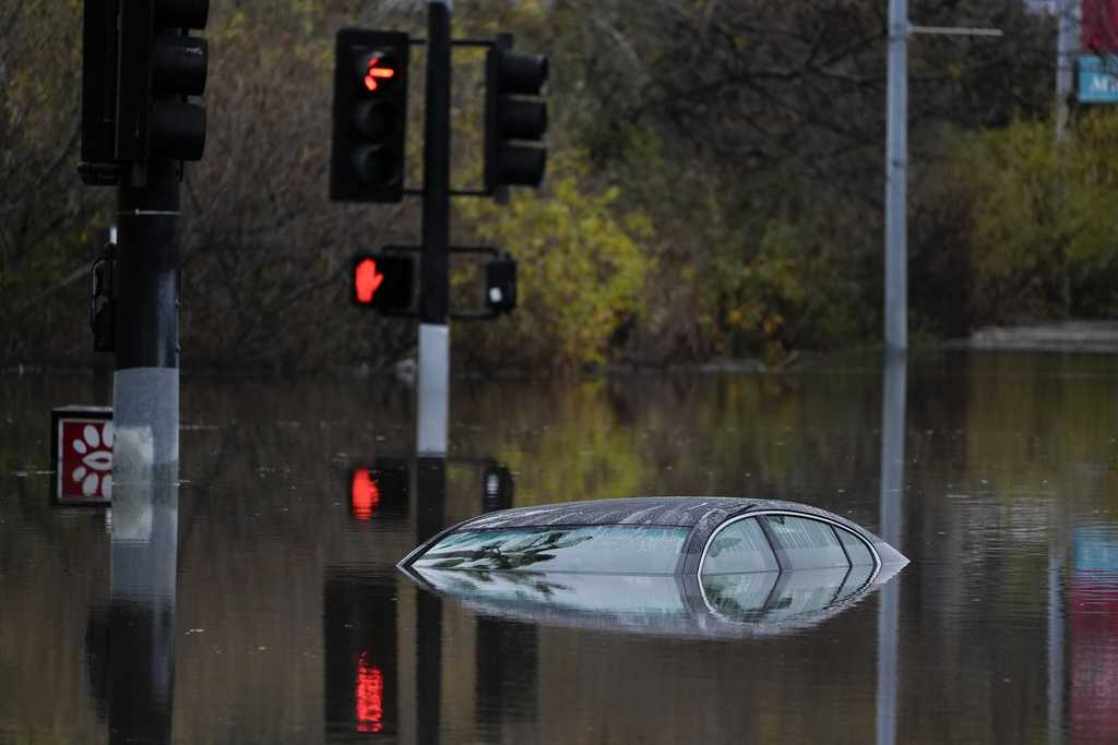 Torrential Rain Floods San Diego Water Covers Portion Of I 5   BB1h69o0.img