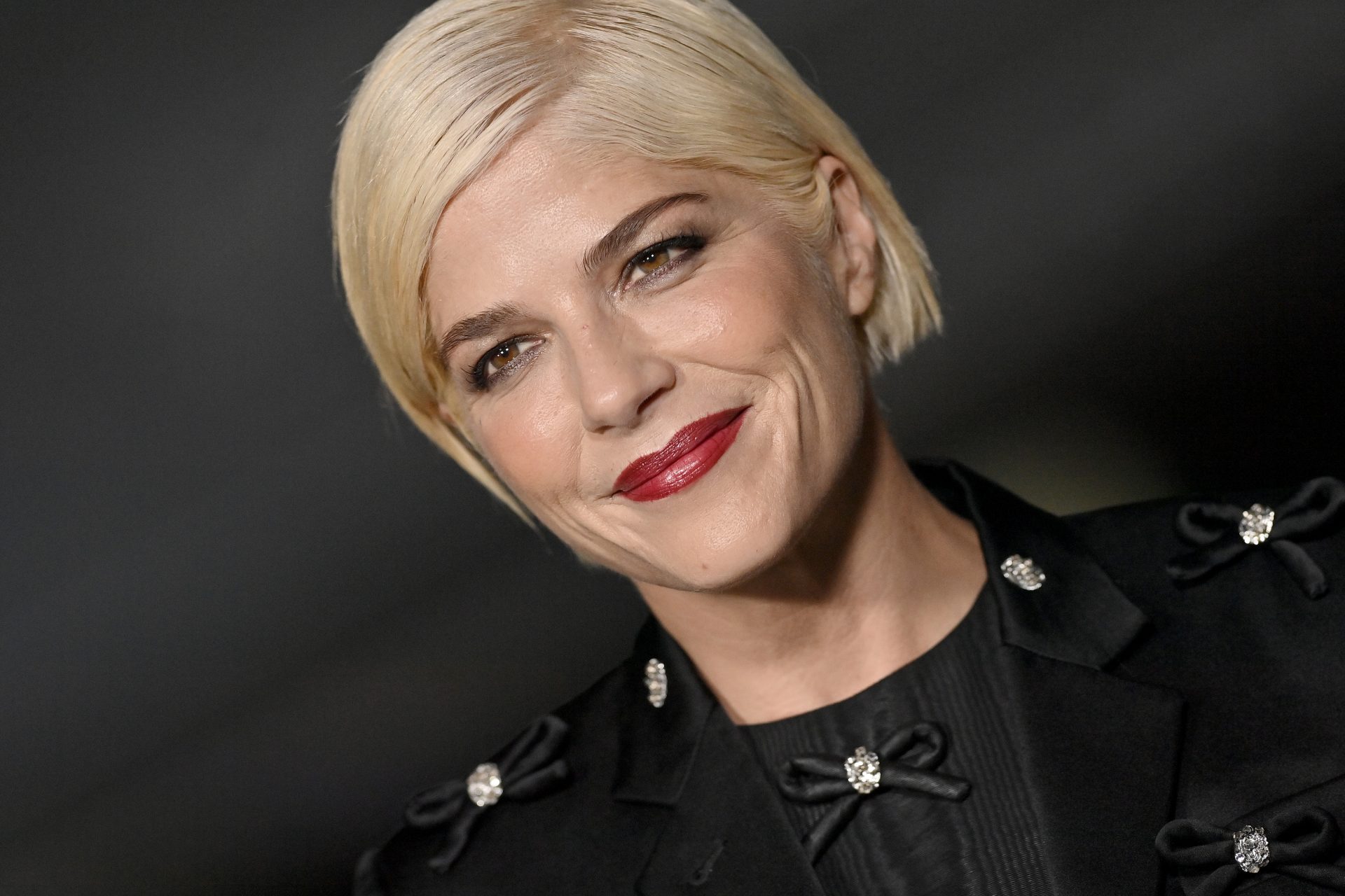 Jeden Tag Schmerzen Selma Blair Teilt Ihre Erfahrungen Mit Multipler Sklerose