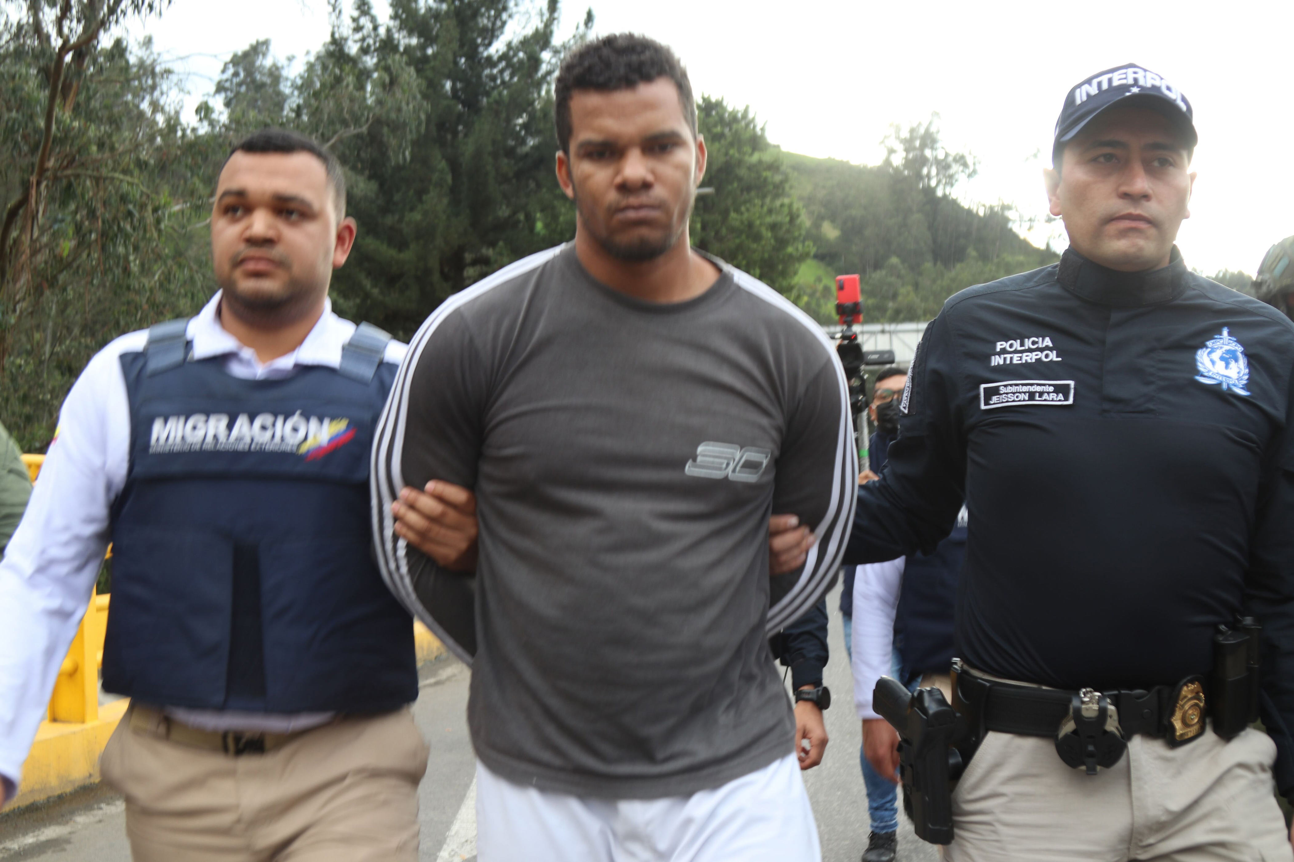 momento que fue deportado alias ‘gringo’ a colombia, los crímenes del sujeto que fue capturado en ibarra