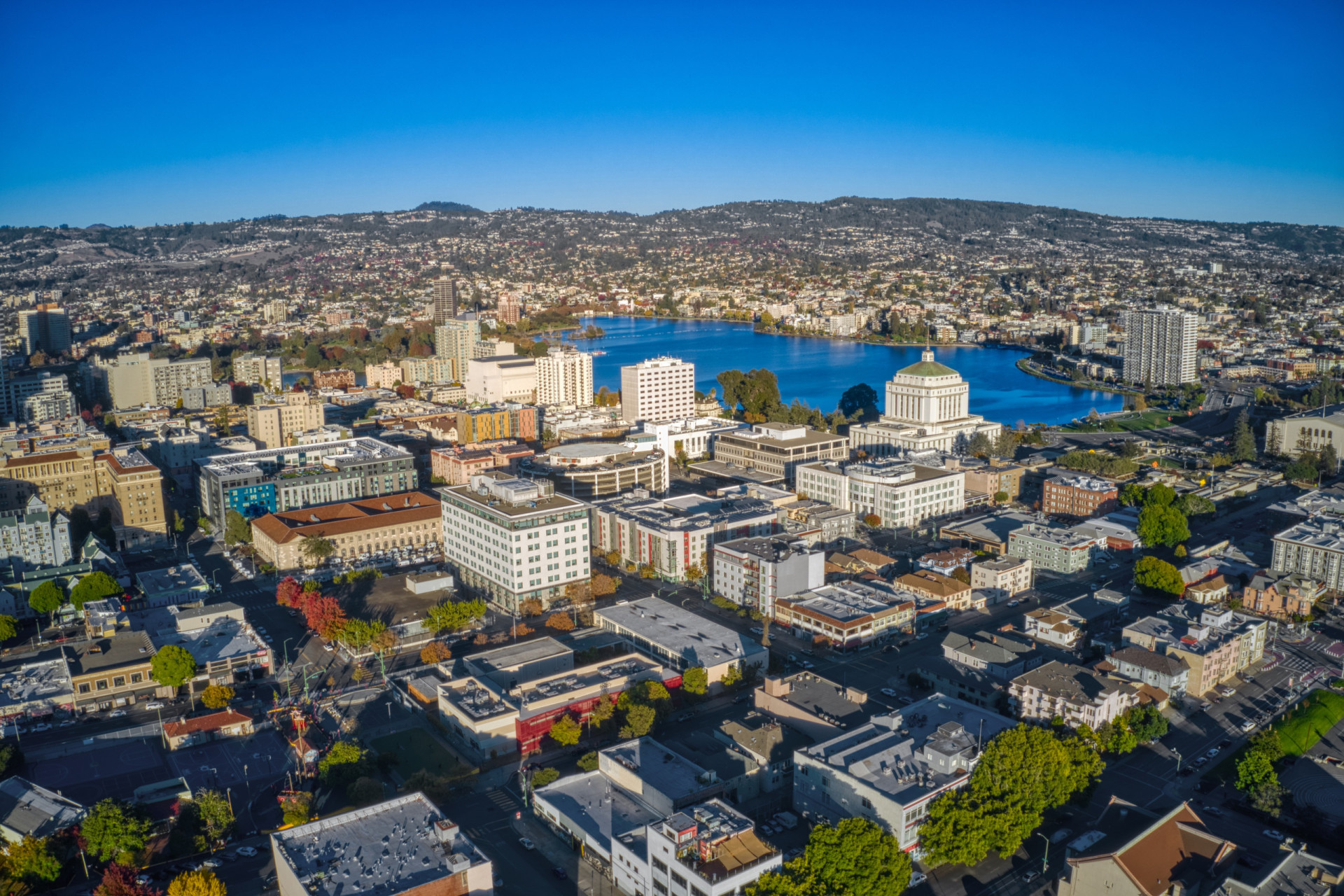 <p>Oakland stands out with a rent index of 74.3. Known for one of America's busiest ports, this Californian city is a vital trade and transport center with escalating rental prices.</p><p><a href="https://www.msn.com/en-in/community/channel/vid-7xx8mnucu55yw63we9va2gwr7uihbxwc68fxqp25x6tg4ftibpra?cvid=94631541bc0f4f89bfd59158d696ad7e">Follow us and access great exclusive content every day</a></p>