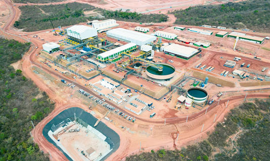 H Βραζιλία άρχισε να παράγει εντατικά σπάνιες γαίες στο κοίτασμά της στη Serra Verde, με την ομώνυμη εταιρεία εξόρυξης να εκτιμά πως θα παράγει τουλάχιστον 5.000 τόνους οξειδίων σπάνιων γαιών τον χρόνο.