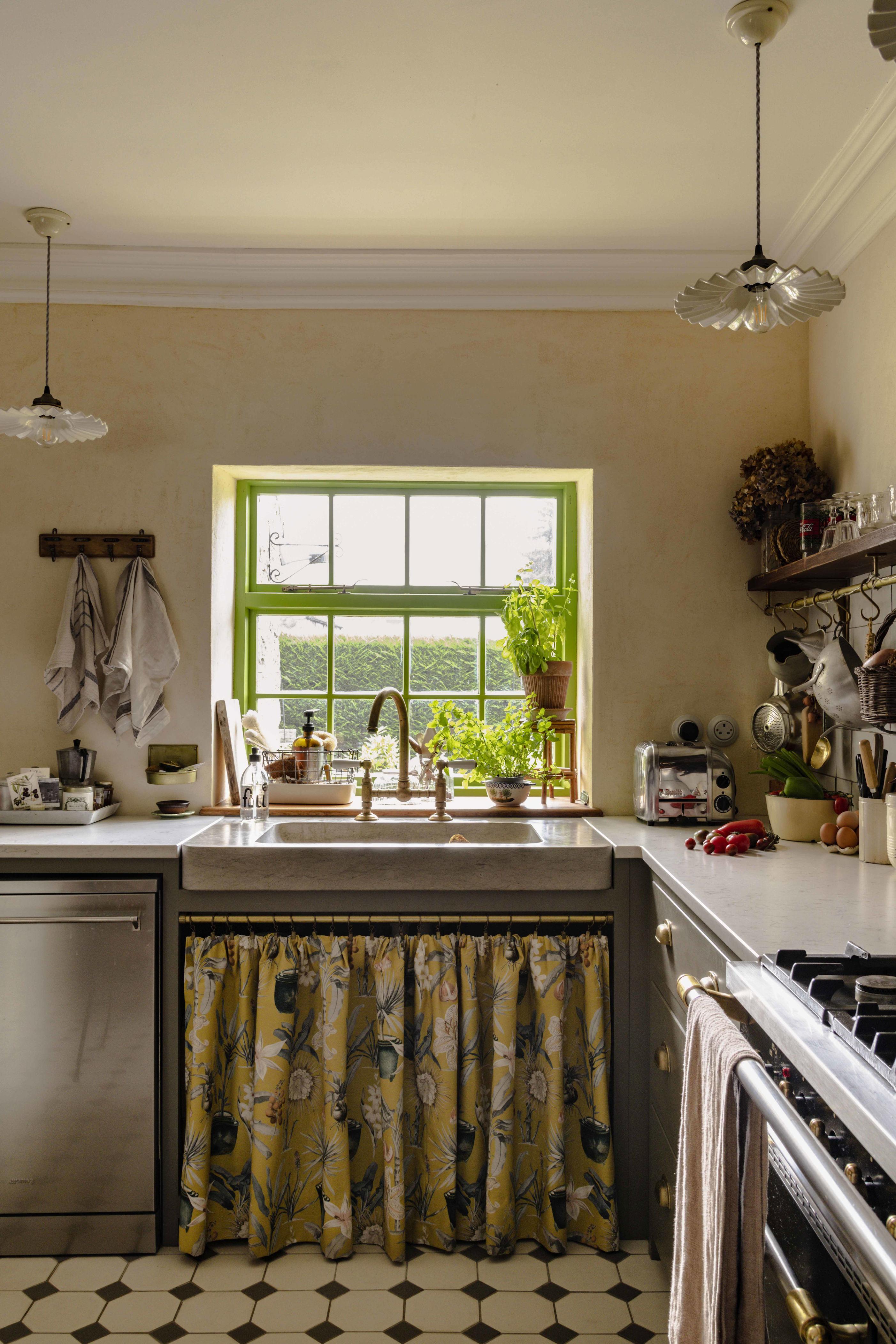 24 French Country Kitchen Ideas for a Delightfully European Cookspace