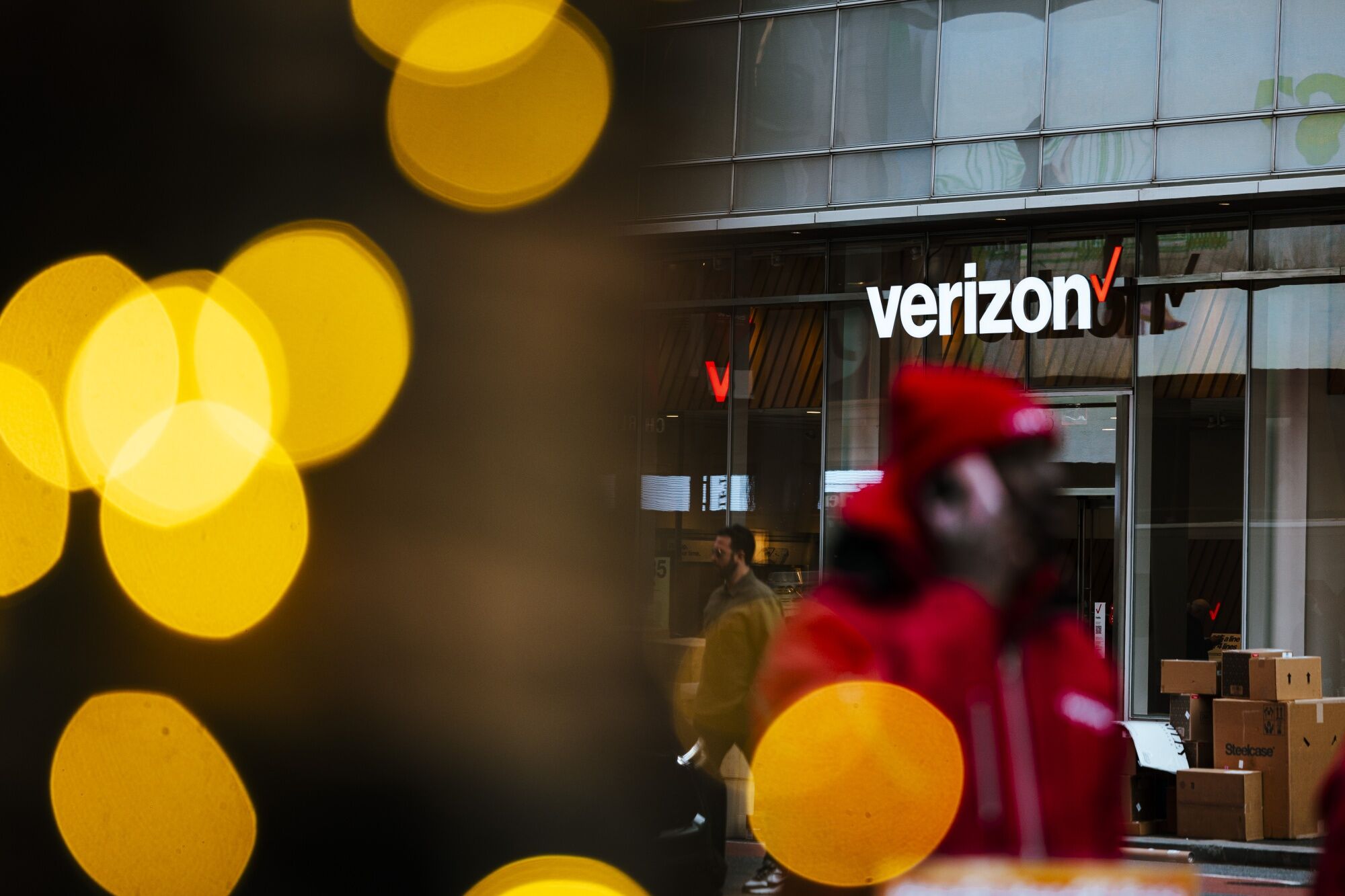 Verizon Adds Most New Customers In 2 Years In Mobile Turnaround   BB1h7Xja.img