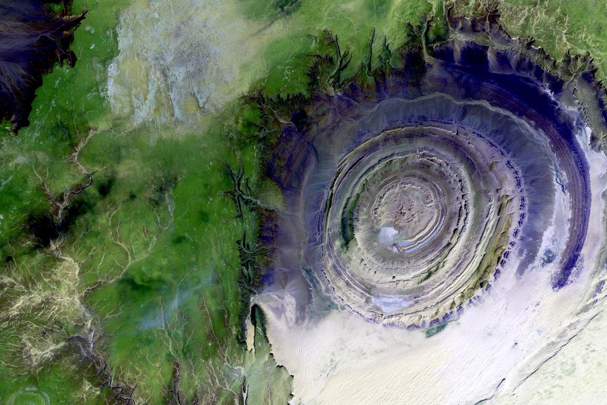 origins of mysterious 'eye of the sahara' shrouded in geological conspiracy