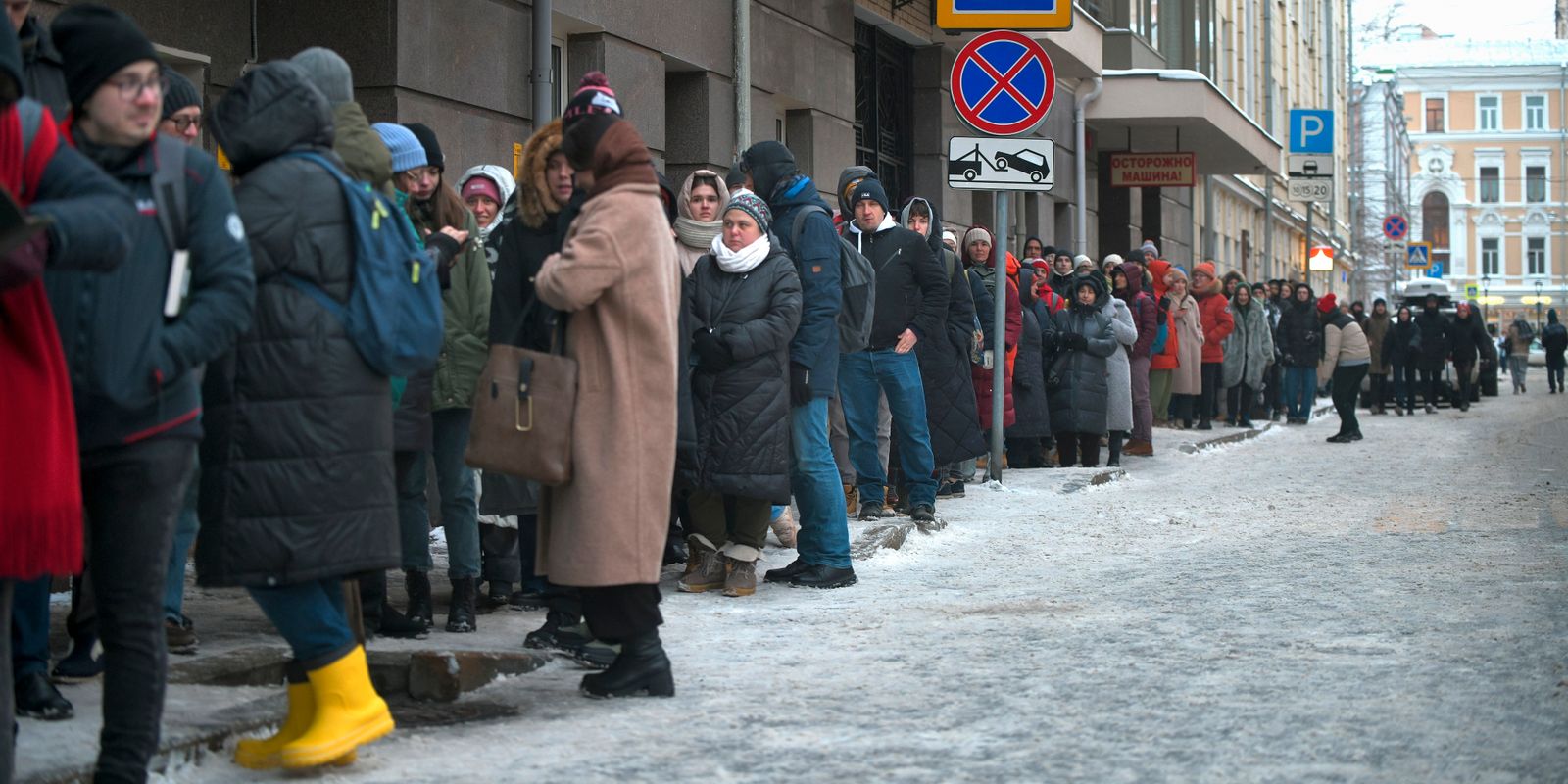 putin-utmanare som vill ha fred drar tusentals i moskva