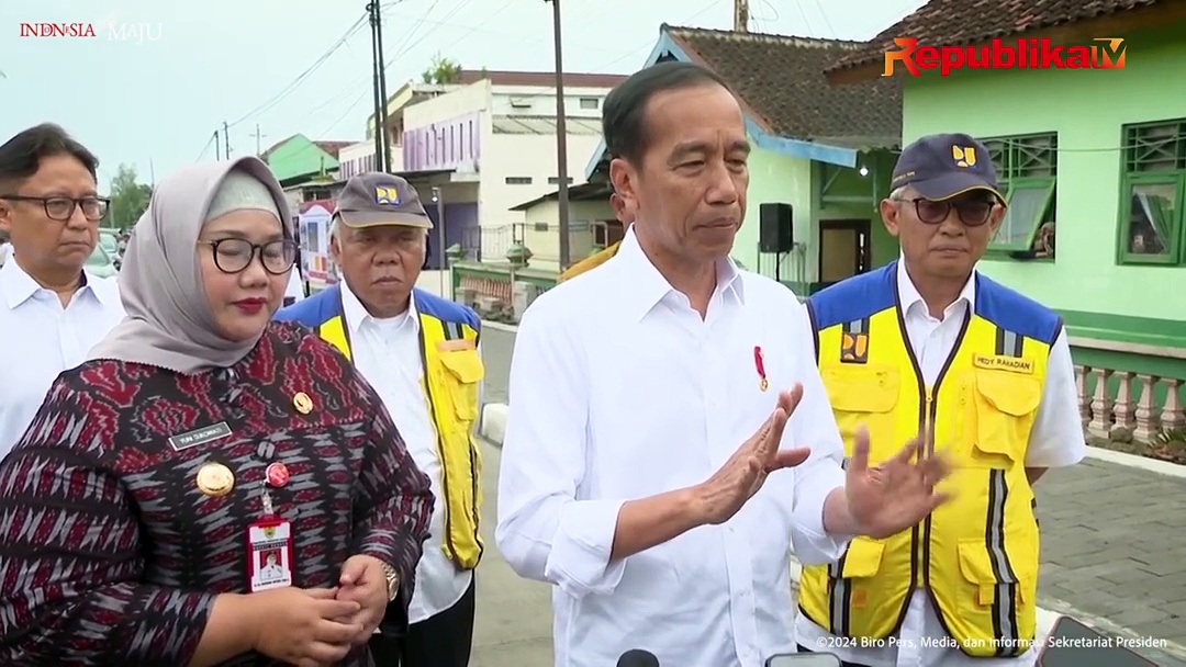 Perbaiki 40 Ruas Jalan Di Jateng, Jokowi: Pemerintah Gelontorkan Rp 1,3 ...