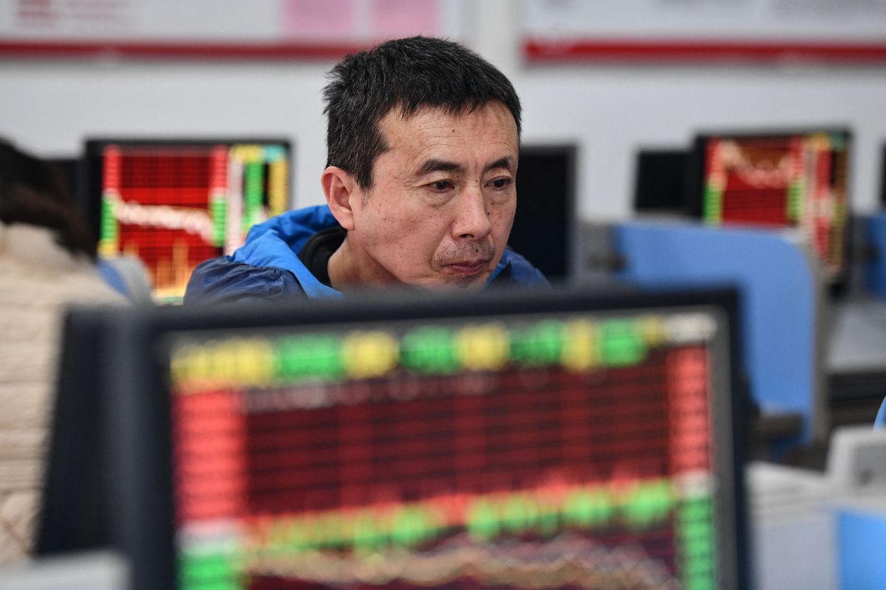 china’s stock-market rout has become a political problem